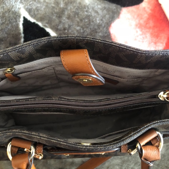 Michael Kors bag - Picture 4 of 5